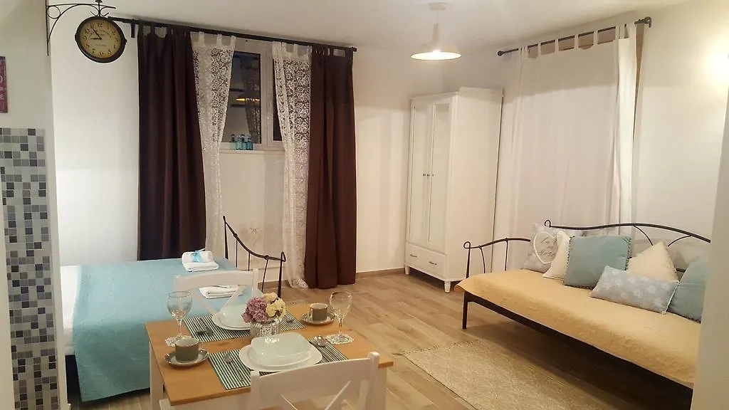 Apartment Romance Split 0*,