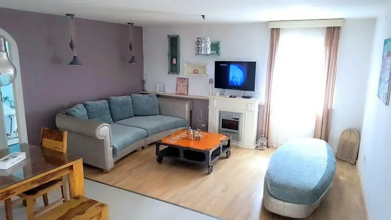 Apartment Romance Split
